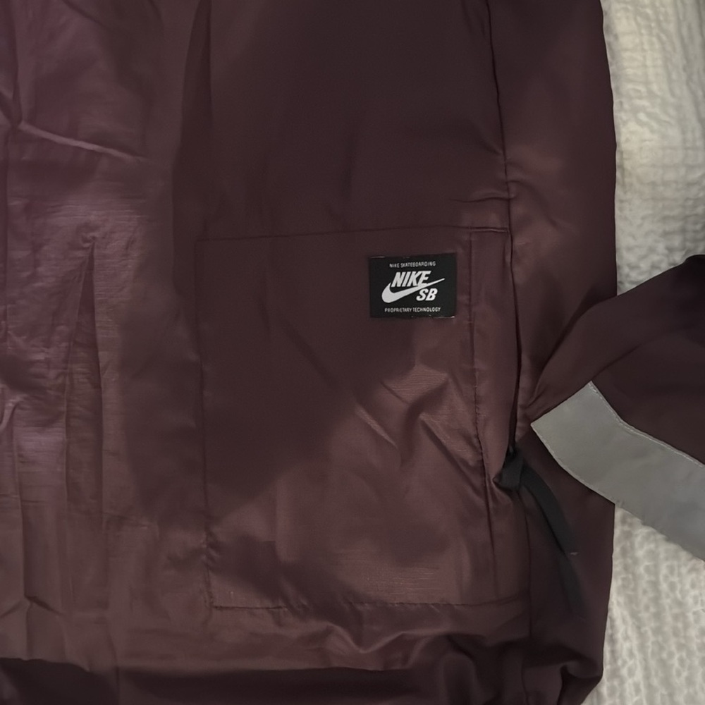 Nike jacket - Picture 4 of 4